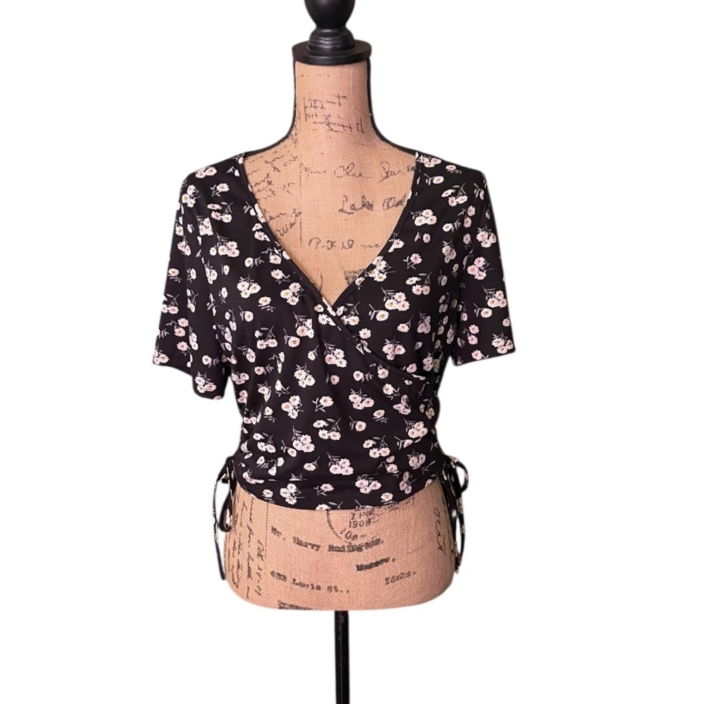 SHEIN Curve Black Floral‎ Wrap Blouse